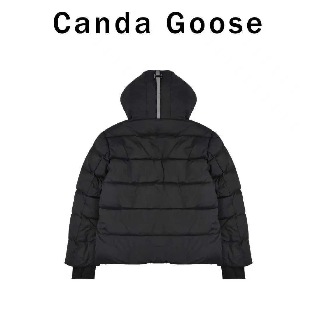 P800 Canada Goose Black Label Down Jacket The goose black label down jacket is a must-have in the outerwear world! The latest designer styles! The goose down jacket has always been a popular element of fashion and is loved by experts from all walks of life! Fashionable hooded cut, high-end customer-supplied fine goose down, high resilience, smooth zipper, strong and firm. Pockets on both sides can store small items, free your hands, and you can go out without worries. It can also meet the need of putting your hands in your pockets👏👏Produced by Big Goose, it can be used as a group uniform by many celebrities. This down jacket uses a double-layer anti-down lining design, which has strong windproof performance and will be very warm in winter! New standard 90% goose down filling, high fluffiness, windproof hooded design. When walking outdoors, pull the collar to the highest position, put your hands in the pockets and it will be very warm. It can be easily controlled by all body types! The interior is equipped with an elastic snow skirt design for better wrapping. The simple and neat style design highlights the masculine temperament. The impeccable style is classic and never goes out of style. It is warm and practical, and it is versatile! You can enter with your eyes closed! Size S-XXL